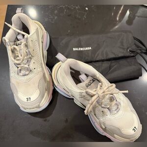 Balenciaga Triple S sneackers